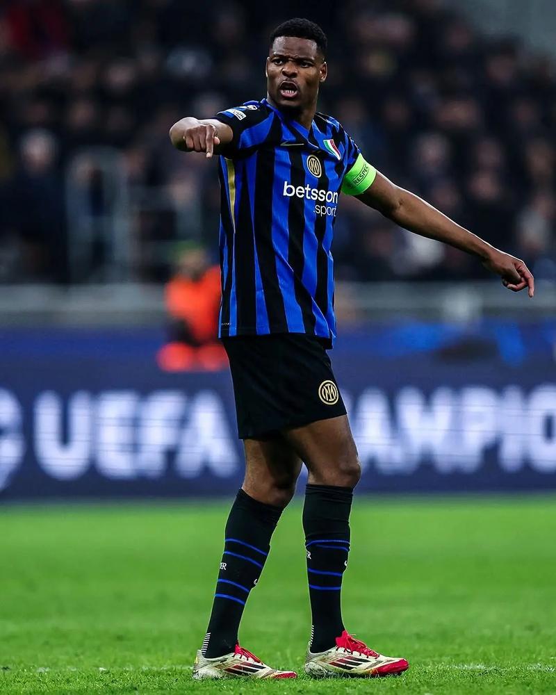 里程碑！62岁穆里尼奥收获执教生涯750场胜利（62岁穆帅完成执教生涯第750场胜利，里程碑时刻）