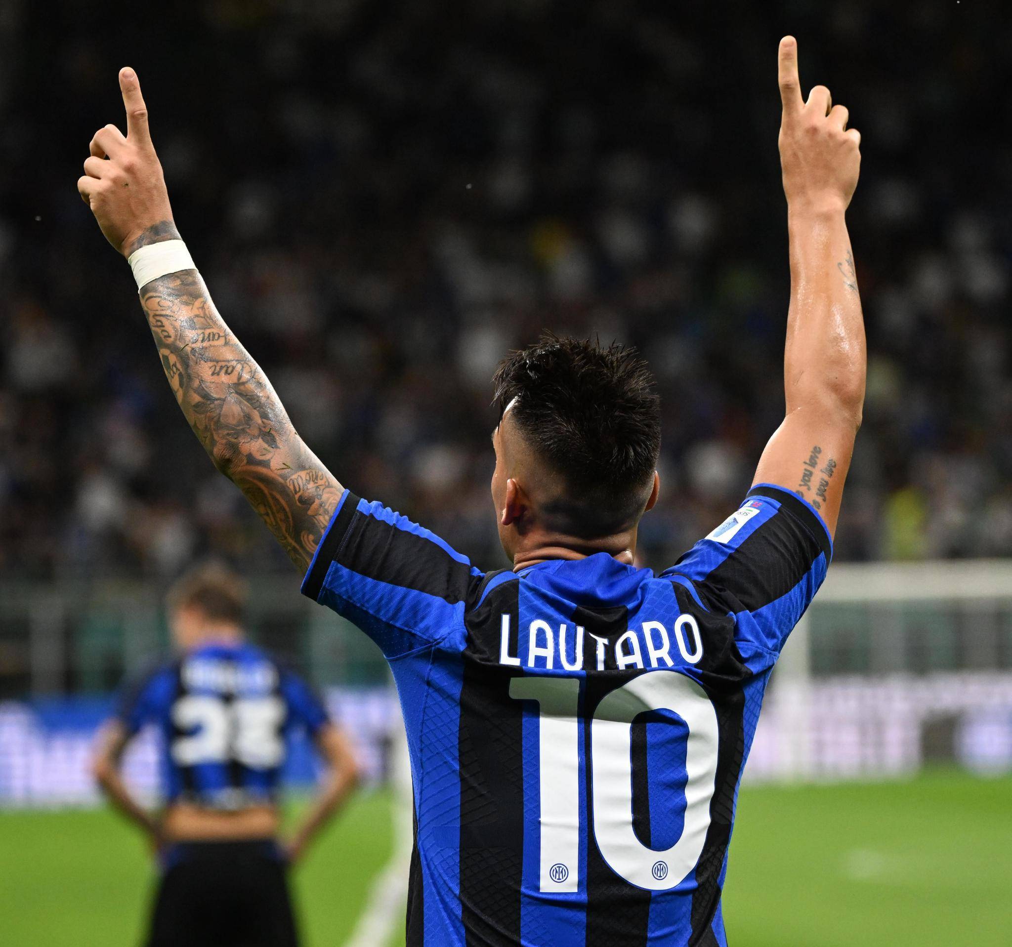 传闻：枪手、蓝军、红军、曼联和拜仁与卡马文加联系在一起（多队竞逐卡马文加：枪手、蓝军、红军、曼联与拜仁皆在列）