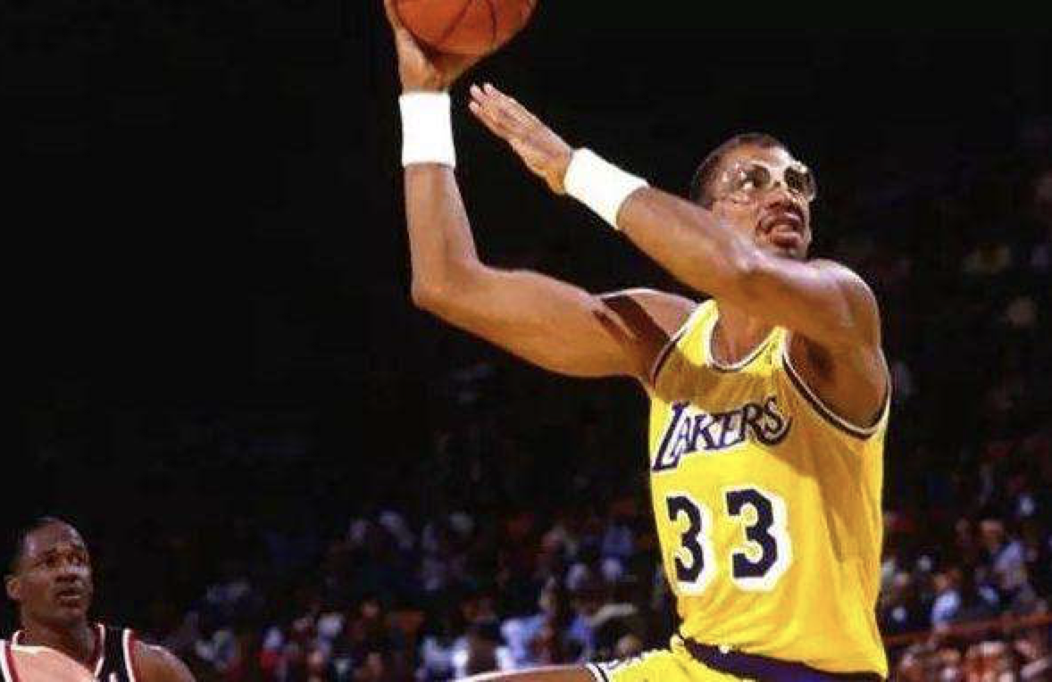 16冠王双职加冕！刘国梁隐退，王励勤能扛住洛杉矶6金硬仗吗？（16冠王双料登顶！刘国梁退居幕后，王励勤能否顶住洛杉矶六金硬仗？）