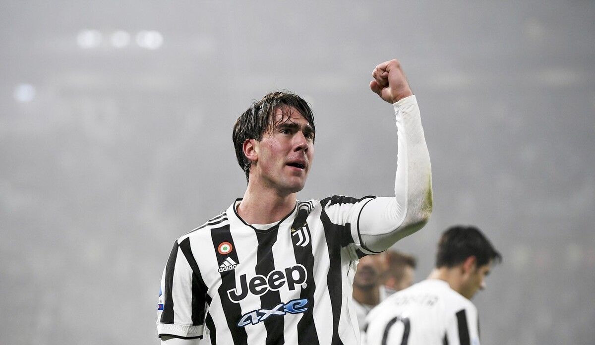 记者：曼联、切尔西、国米关注罗比尼奥之子