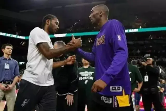 意媒：为避免球迷干扰，斯帕莱蒂决定尤文不在那不勒斯过夜（意媒：斯帕莱蒂为避球迷打扰，决定尤文不在那不勒斯过夜）