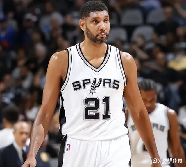 59岁的罗马里奥已与22岁女友分手，巴媒：他又有了新约会对象（59岁罗马里奥与22岁女友分手，巴媒称他已展开新恋情）