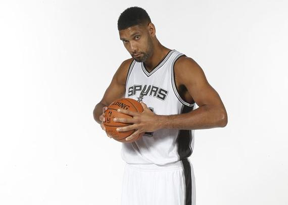 立大功！杨瀚森造埃迪第5次犯规，后者被换下（关键一幕！杨瀚森造成埃迪第5次犯规，埃迪随即被换下）