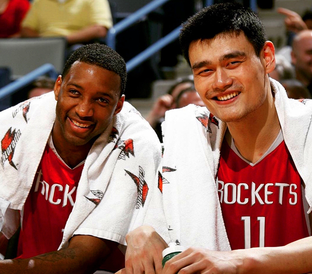 阿姆拉巴特：安东尼不该吃红牌，他并非故意踢对方面部（阿姆拉巴特为安东尼鸣不平：踢中对方面部非故意，红牌判罚不当）