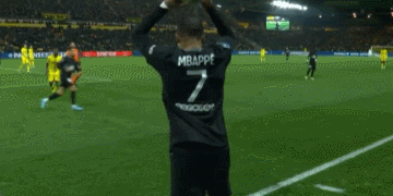 西甲半场：久保建英补时头球建功，皇家社会1-0莱万特（半场战报：久保建英补时头槌破门，皇家社会暂1-0领先莱万特）